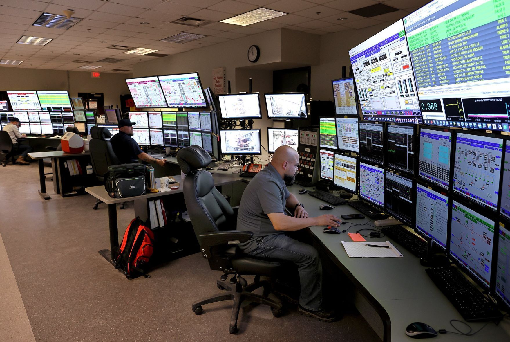 Prairie State Energy Campus, 1630 megawatt coal-fired power plant in Marissa